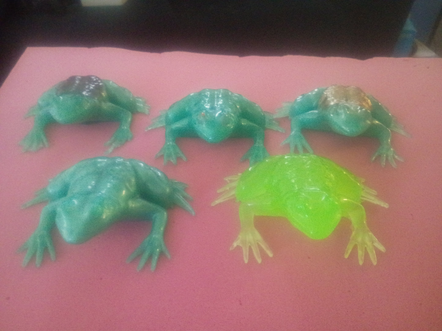 resin frogs